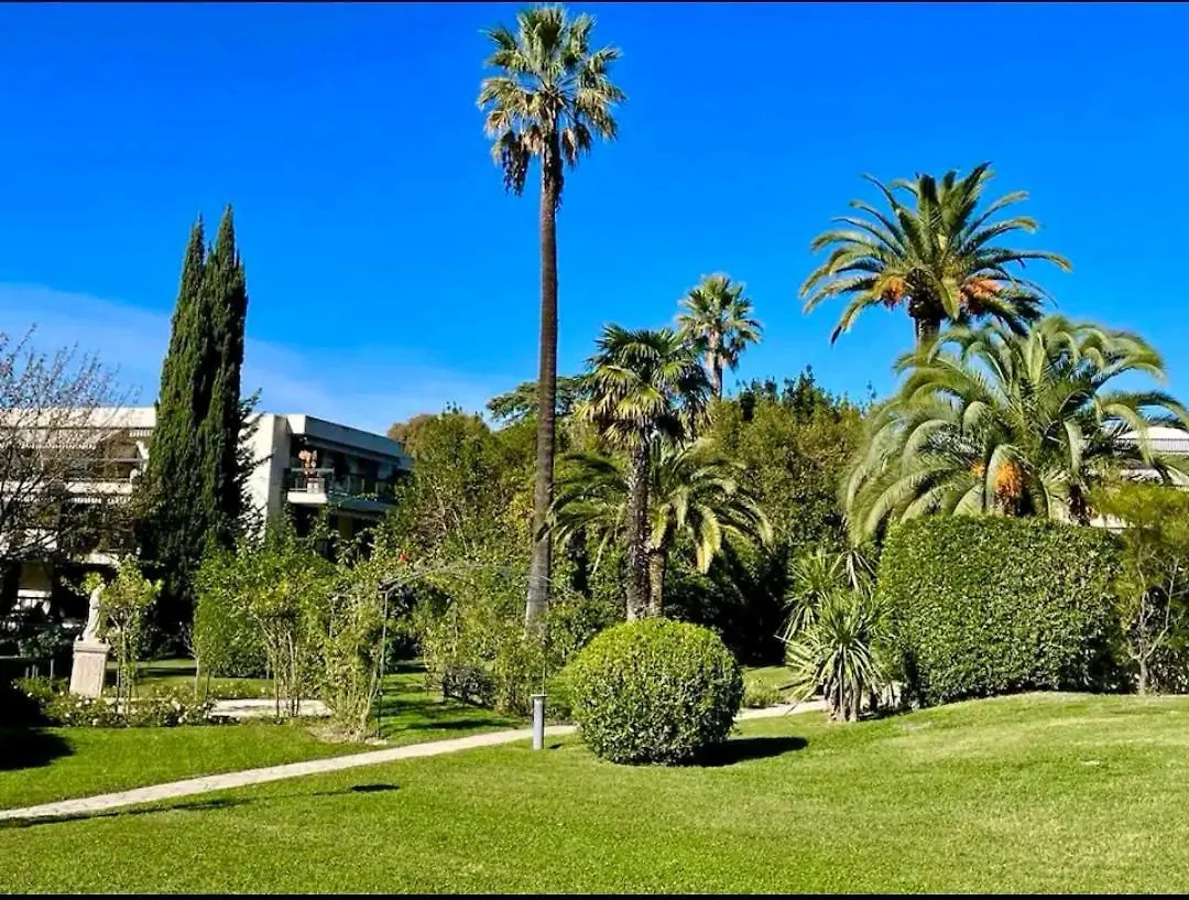 Magnifique Et Grand Studio, Piscine, Parking, Tres Calme Residence De Standing Cannes Lägenhet